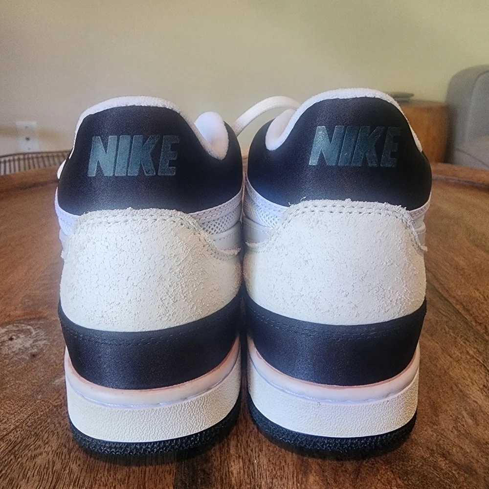 Nike Attack x Social Status Summit White Sneakers DZ4636-100 Mens Size 9